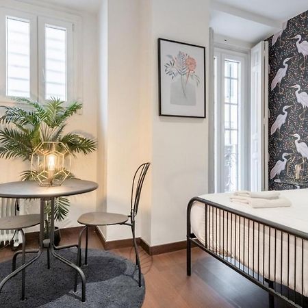 2 Bedrooms 2 Bathrooms Furnished - Malasana - Bright Stylish - Mintystay Madrid Eksteriør billede