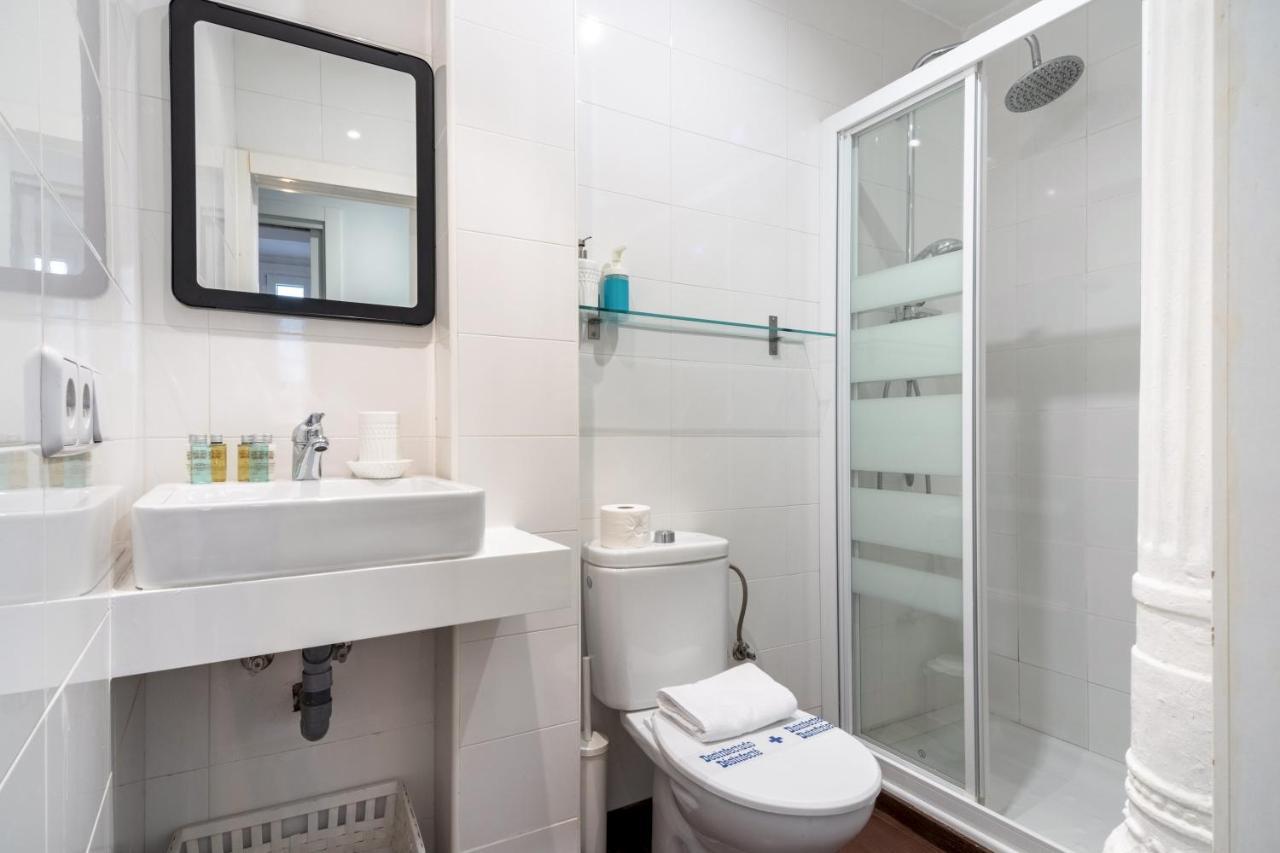 2 Bedrooms 2 Bathrooms Furnished - Malasana - Bright Stylish - Mintystay Madrid Eksteriør billede