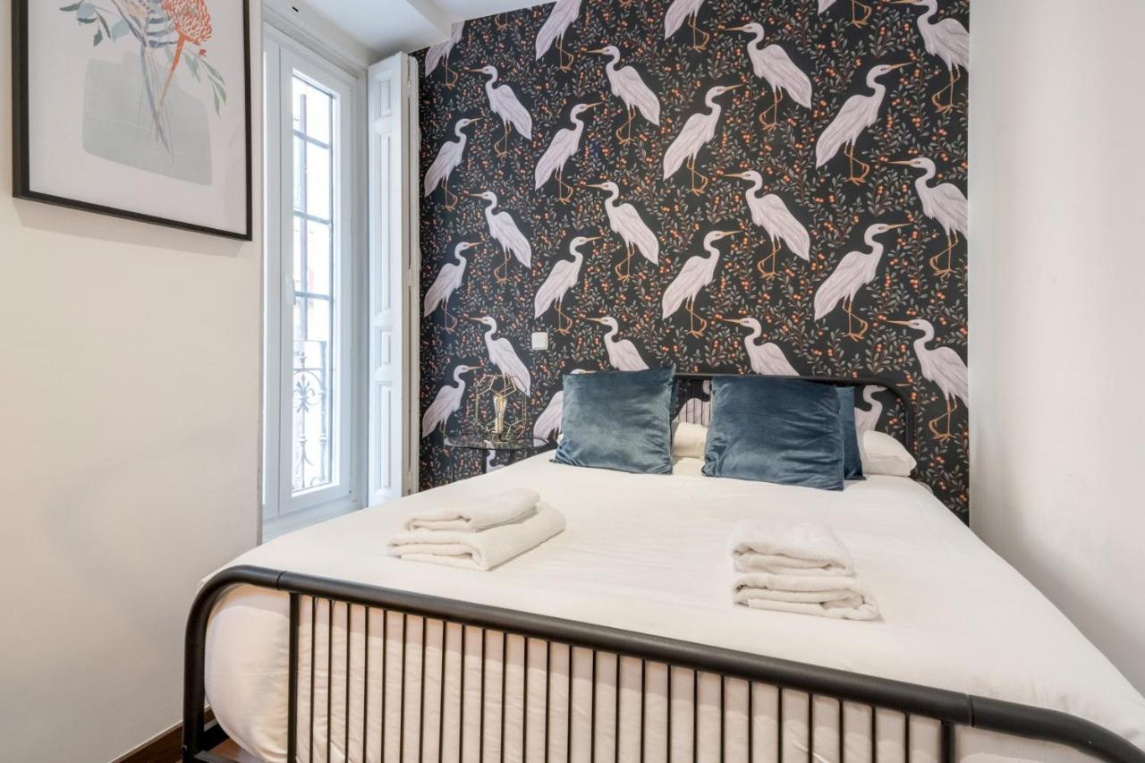 2 Bedrooms 2 Bathrooms Furnished - Malasana - Bright Stylish - Mintystay Madrid Eksteriør billede