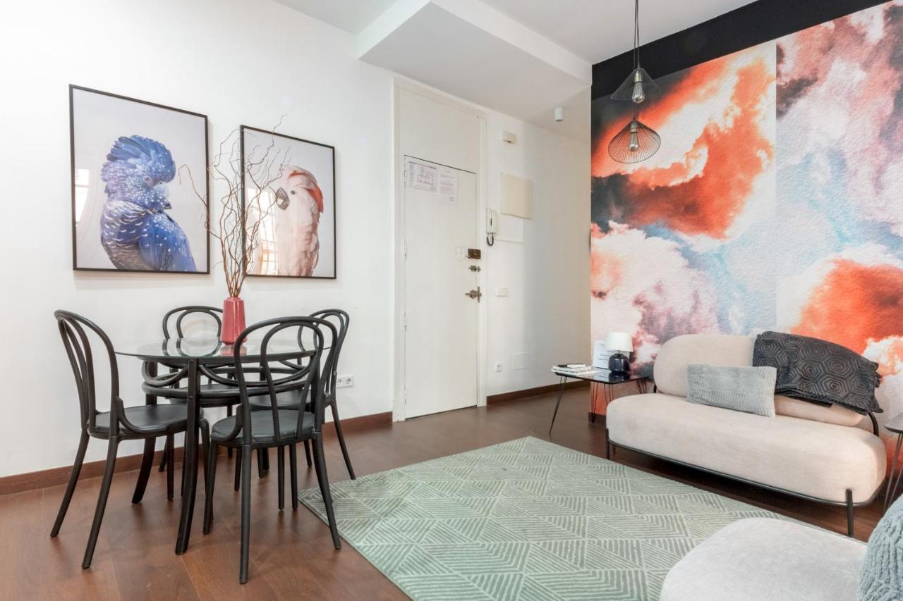 2 Bedrooms 2 Bathrooms Furnished - Malasana - Bright Stylish - Mintystay Madrid Eksteriør billede
