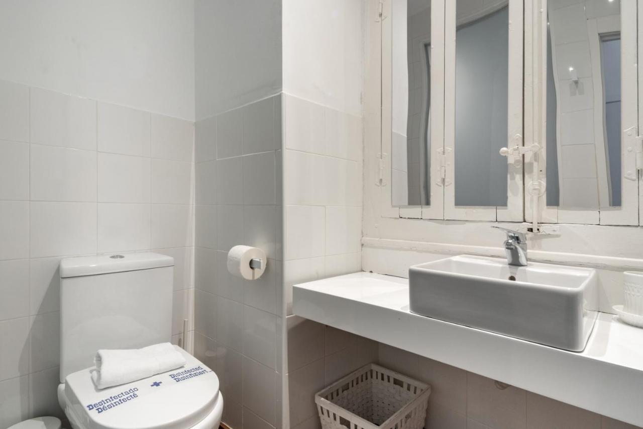 2 Bedrooms 2 Bathrooms Furnished - Malasana - Bright Stylish - Mintystay Madrid Eksteriør billede